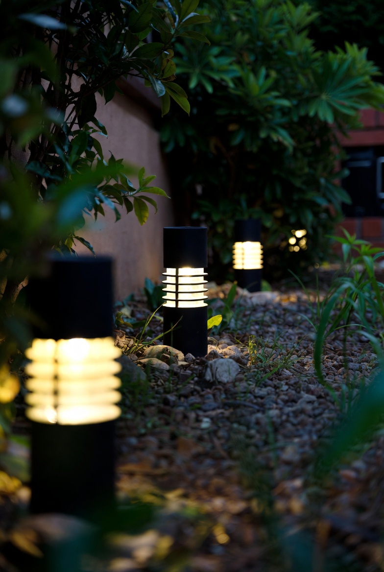 תאורה לגינה מוגנת מים תאורה לגינה מוגנת מים