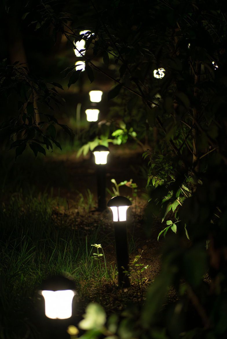 תאורה לגינה מוגנת מים תאורה לגינה מוגנת מים